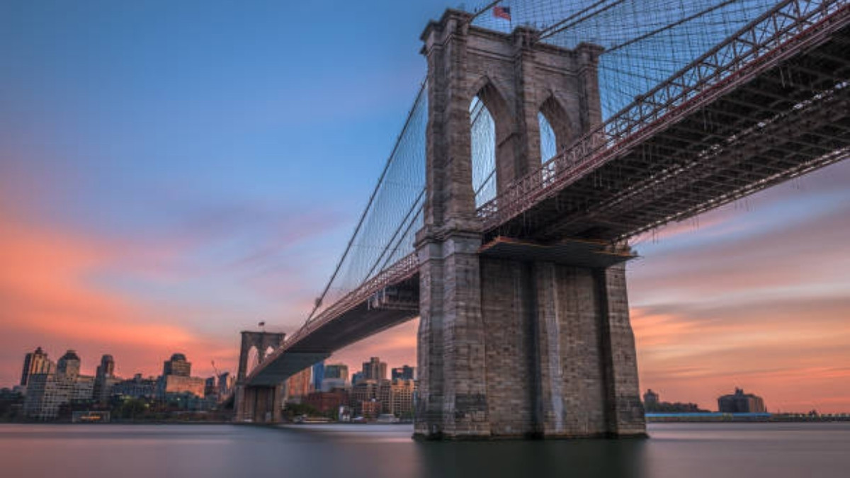 7 Fascinating Brooklyn Bridge Facts, Check History & Trivia!