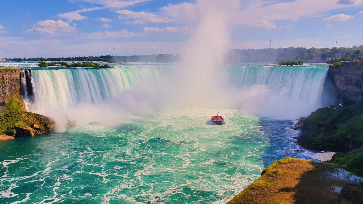 Is Niagara Falls in the U.S. or Canada?