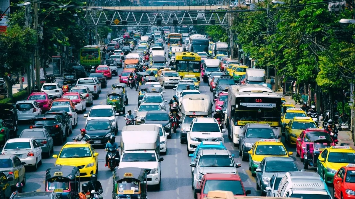 Which Country Has No Traffic?