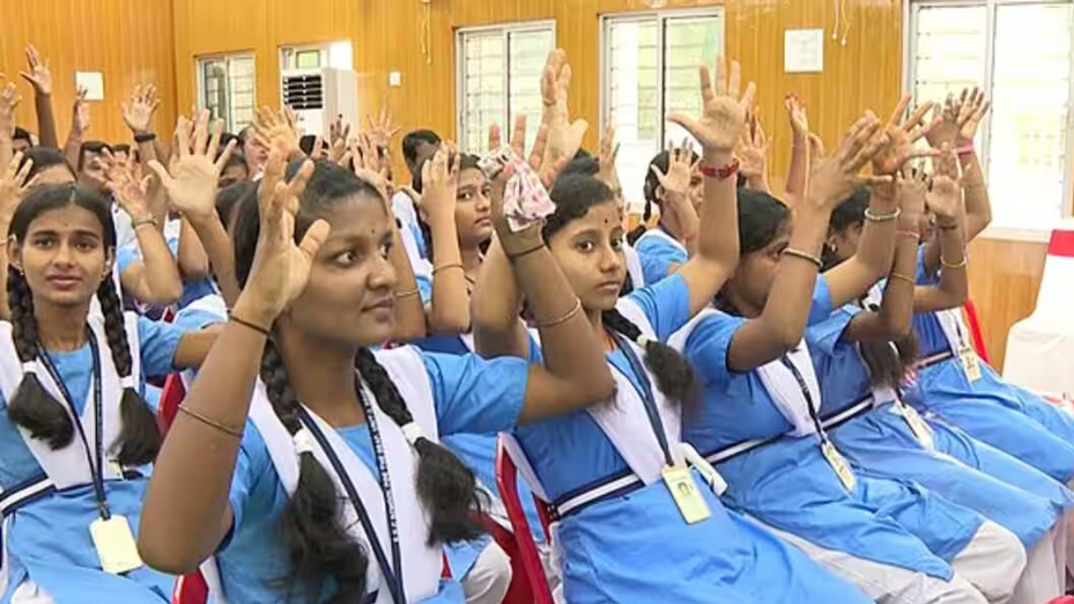 UP Education Reform: Governor Anandiben Patel Orders Uniforms and Vocational Shift in State Colleges