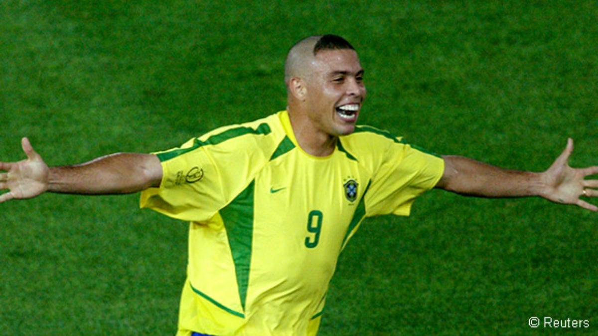 Ronaldo Nazario (15 Goals) - Brazil