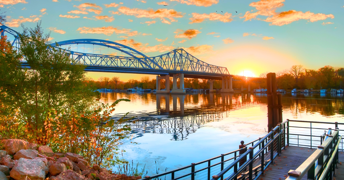 Which River Is Called The Lifeline Of The USA?