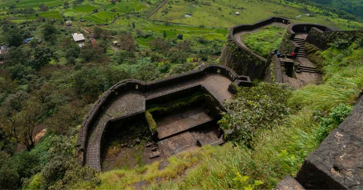 Why is Maharashtra called the Land of Forts  (1)