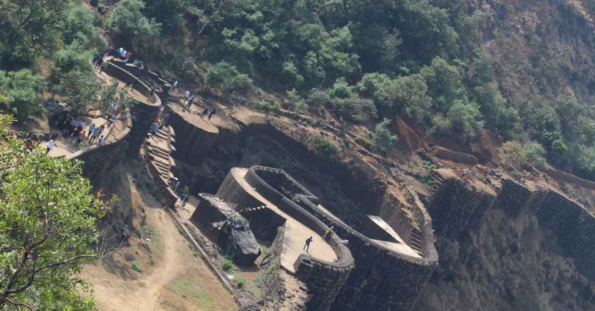 Why is Maharashtra called the Land of Forts  (2)