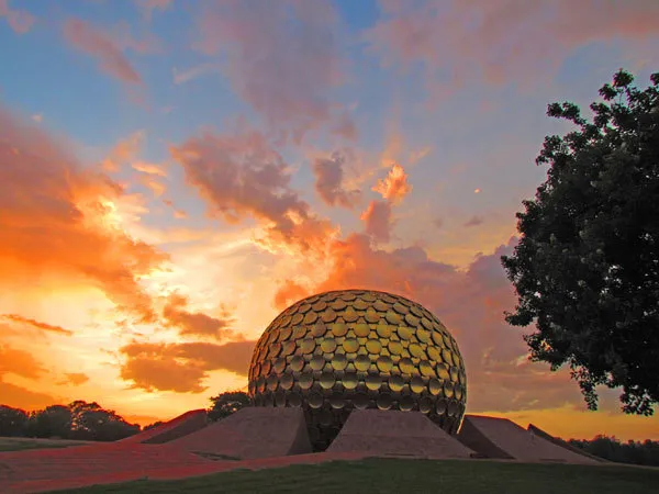 Matrimandir, Auroville.jpg