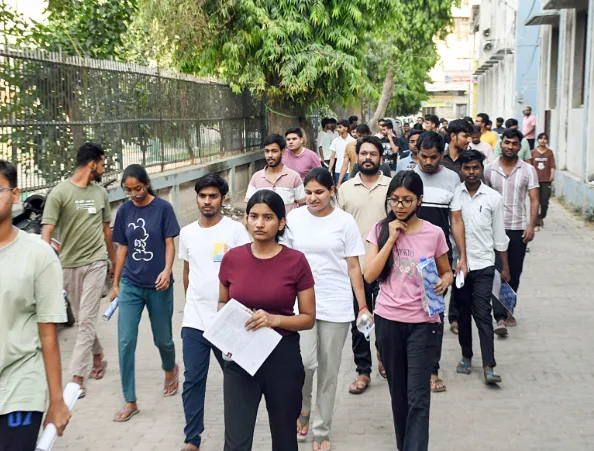 Hindu College Staff Association Condemns Show-Cause Notices to 3 Members Amid Admission Row