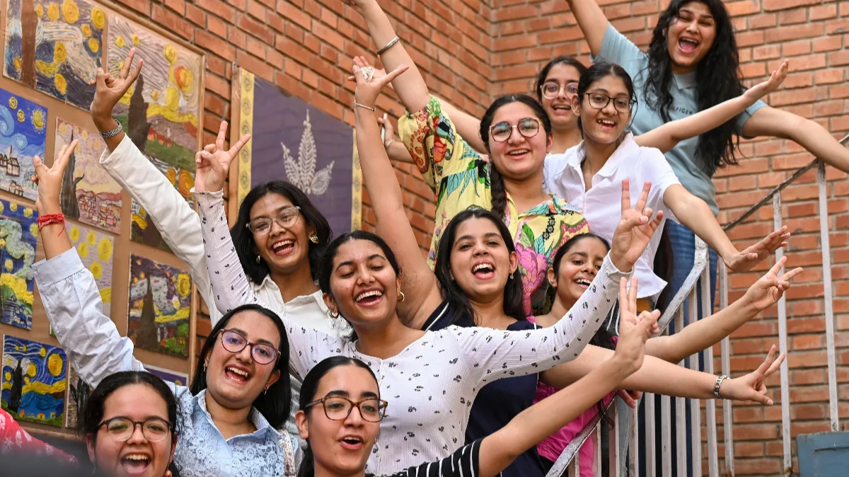 JEE Advanced 2026: 32 Cases Filed in Court; Women Record 6-Year High Qualification Rate