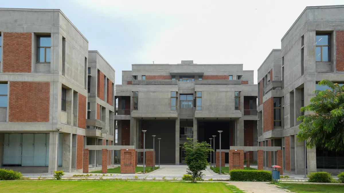 IIT Gandhinagar, GIFT City Invite Students To Develop Fintech Solutions, Apply By November 12