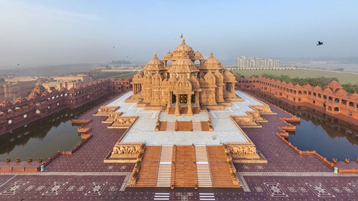 akshardham temple delhi night