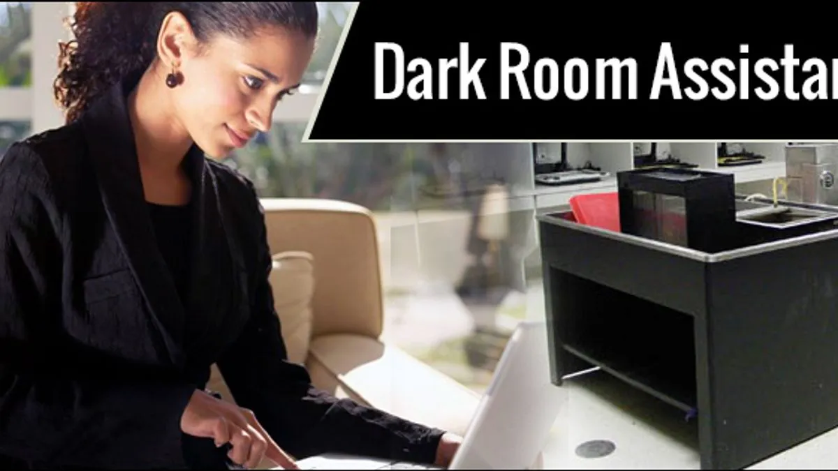 Dark Room Assistant Meaning In Urdu