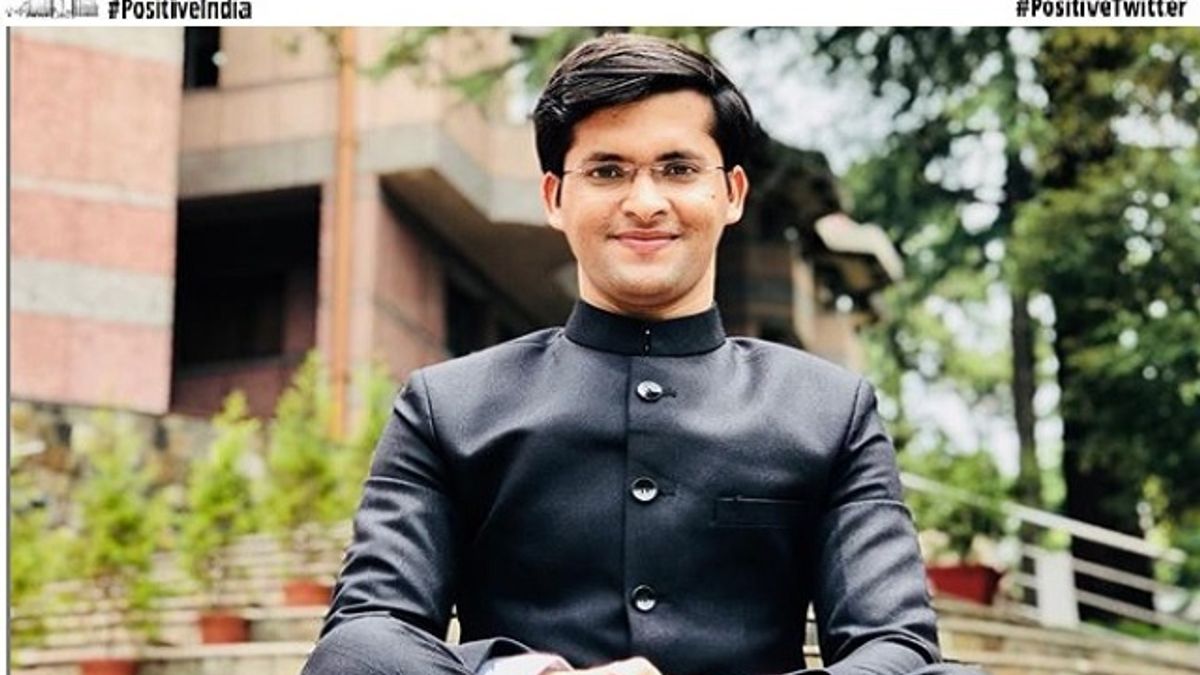 Positive India: पिता चलाते थे ऑटो रिक्शा, पैसों की थी किल्लत, रिश्तेदार कहते थे कि पढ़ाई मत करवाओ, फिर 21 साल की उम्र में बने IAS - जानें Ansar Shaikh की कहानी 