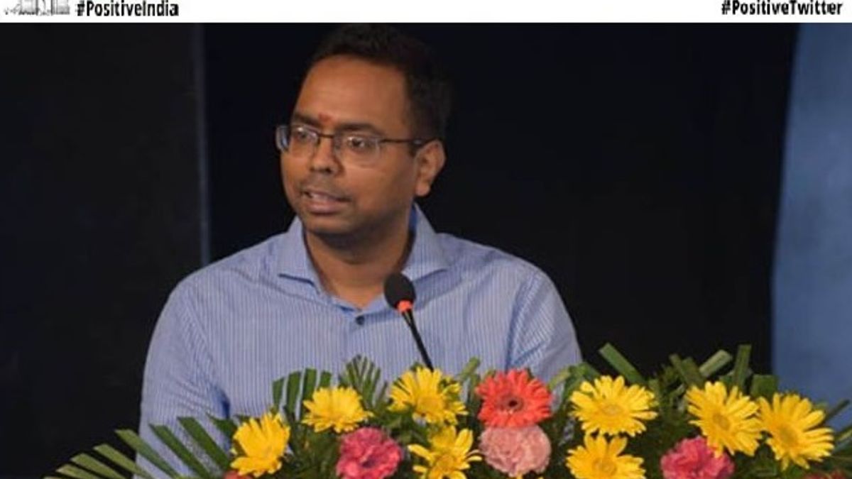 Positive India: रिक्शा चालक के बेटे ने पहले ही एटेम्पट में UPSC क्लियर कर हासिल की थी 48वीं रैंक- जानें IAS गोविन्द जायसवाल की कहानी 