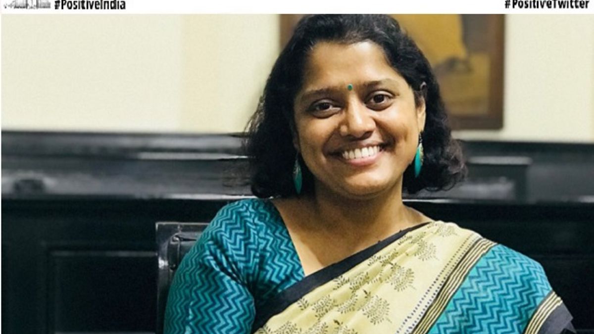 Positive India: जानें कैसे एक किराने की दुकान चलाने वाले की बेटी ने हर मुश्किल का सामना कर क्लियर किया UPSC और बनी IAS