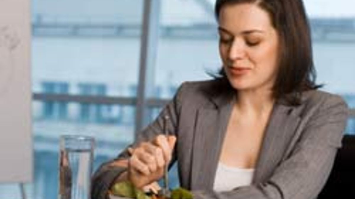 Job Interview: Eat and Respond