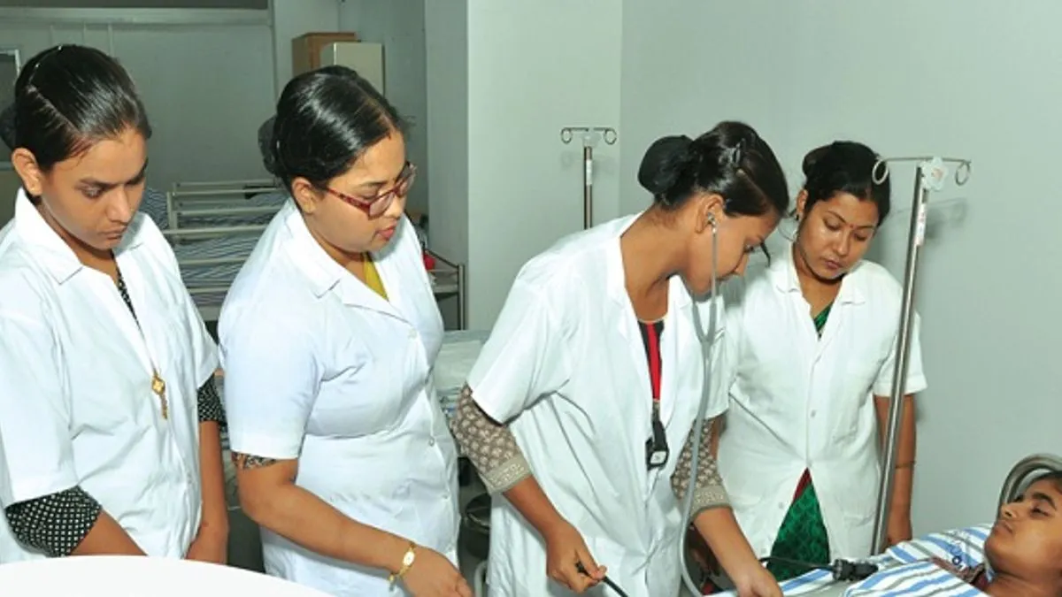 Hindi: Know how to become a Nursing Officer |Naukri