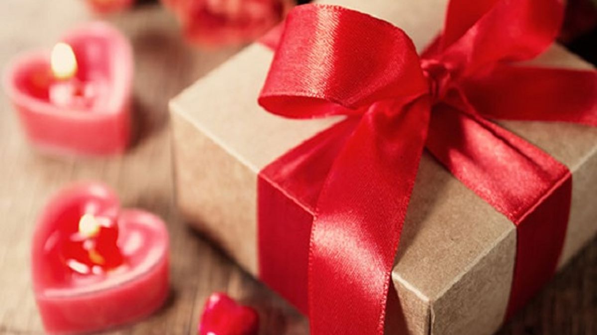 Valentine’s Day Gifts for Her: लास्ट मिनट गिफ्ट ideas जो बना देंगे आपका स्पेशल डे और भी ख़ास  