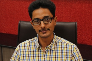 IAS Topper 2013 Varun Sharma: Candidate must look at the IAS Section of Jagranjosh.com