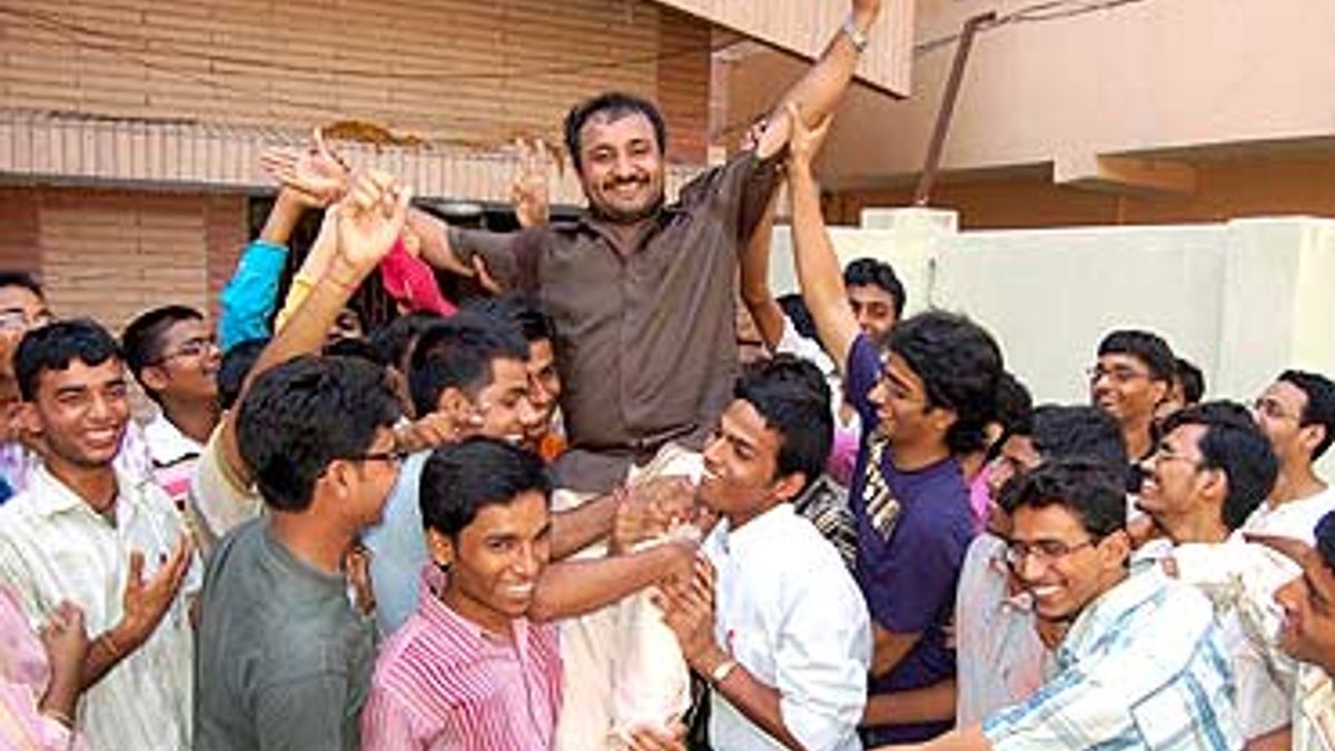 सुपर 30 की तर्ज पर “जिंदगी” सच कर रही बच्चों के सपने