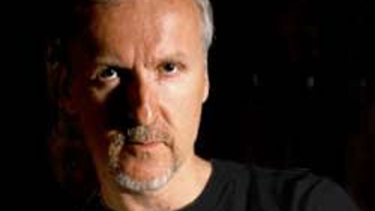 Anand Kumar Impresses James Cameron with his Success Story