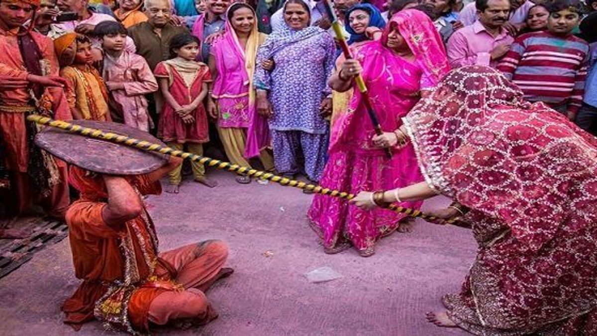 बरसाना की लट्ठमार होली: इतिहास और महत्व