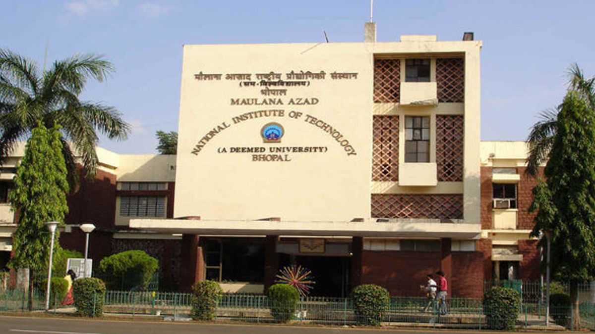 Opening and Closing rank of NIT, Bhopal for the years 2018, 2017 and 2016