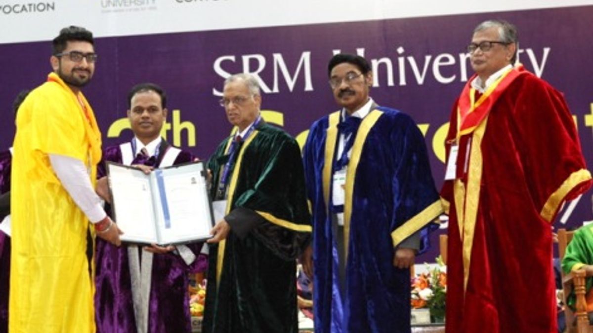 INFOSYS FOUNDER to SRM GRADUATES “Be open to ideas and will to learn”