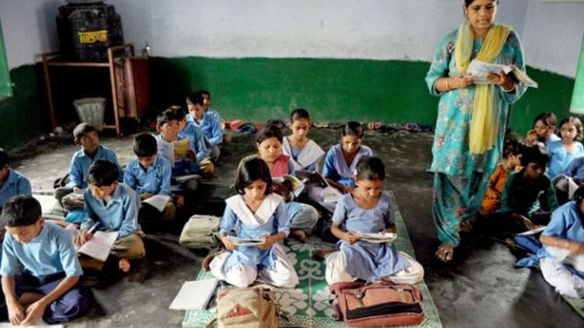2300+ टीचर जॉब्स: दिल्ली कैंट, ग्रुप 'B' टीचर, हेड मास्टर, नर्सरी टीचर TGT, PGT व अन्य