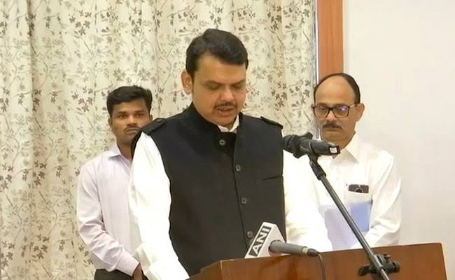 महाराष्ट्र सरकार गठन मामले पर सुप्रीम कोर्ट का फैसला, 27 नवबंर को हो फ्लोर टेस्ट
