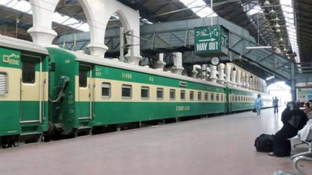 पाकिस्तान ने 22 साल बाद फिर शुरू की लाहौर-वाघा शटल ट्रेन सेवा, जानिए विस्तार से 