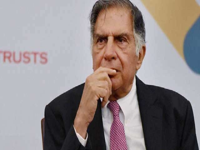 Prime Minister Modi presents ASSOCHAM Centenary Award to Ratan Tata