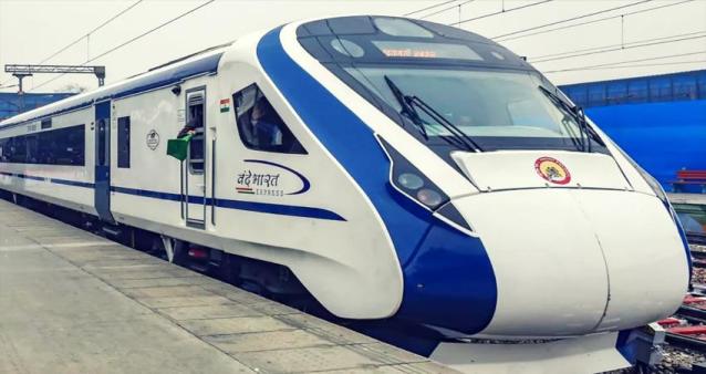 Vande Bharat Express के परिचालन का एक साल पूरा, जानें इसकी खासियत