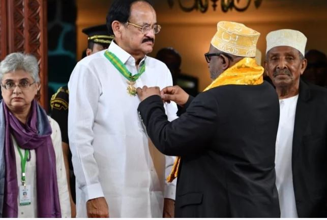 उपराष्ट्रपति एम. वेंकैया नायडू 'कोमोरोस' का सर्वोच्च नागरिक सम्मान से सम्मानित