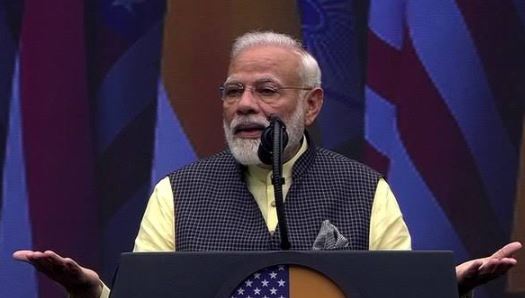 Howdy Modi: प्रधानमंत्री नरेंद्र मोदी ने डोनाल्ड ट्रम्प को भारत आने का निमंत्रण दिया