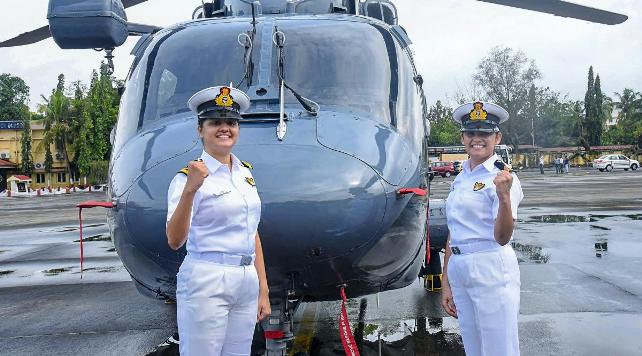 Indian Navy के युद्धपोत पर पहली बार शामिल हुईं 2 महिला अधिकारी