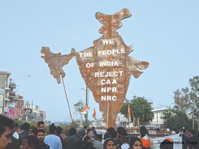 Shaheen Bagh Row: Mediators Sanjay Hegde and Sadhna Ramchandran reaches protest site