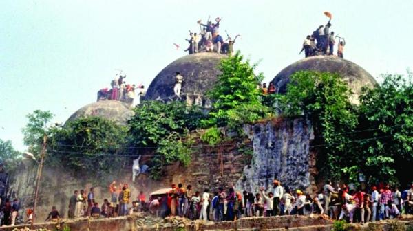 बाबरी मस्जिद विध्वंस मामला: सुप्रीम कोर्ट ने 9 महीने के भीतर फैसला सुनाने का आदेश दिया