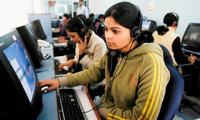 भारत में महिलाएं पुरुषों की तुलना में 20% कम सैलरी पाती हैं: रिपोर्ट