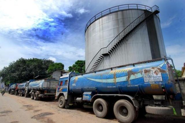 With 6 per cent growth, India to surpass China as fastest-growing oil market in Asia