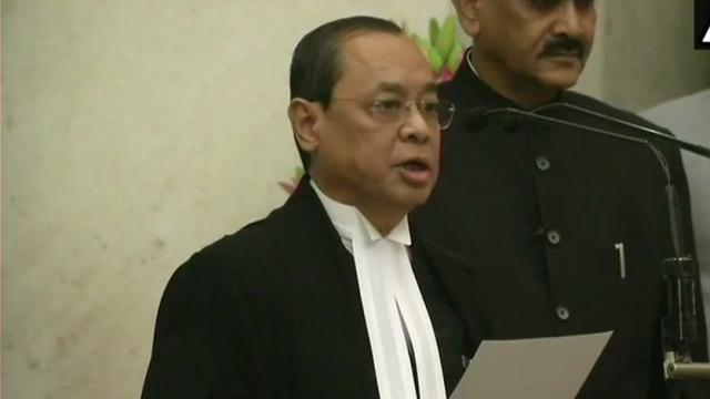 जस्टिस रंजन गोगोई ने सुप्रीम कोर्ट के 46वें मुख्य न्यायाधीश का पदभार संभाला