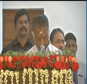 ओ पन्नीरसेल्वम ने तमिलनाडू के उपमुख्यमंत्री पद की शपथ ग्रहण की
