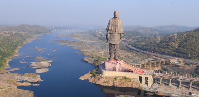 PM Modi unveils world's tallest statue 'Statue of Unity'