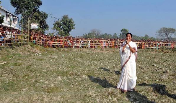 पश्चिम बंगाल ने बस्तियों के निवासियों को भूमि अधिकार देने हेतु विधेयक पारित किया