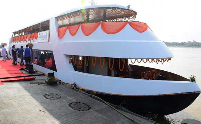 वाराणसी में अलकनंदा क्रूज़ सेवा आरंभ की गई