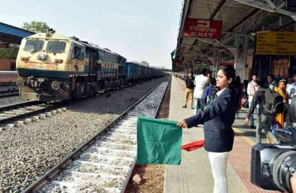 जयपुर का गांधीनगर बना देश का पहला ‘लेडीज स्पेशल’ रेलवे स्टेशन