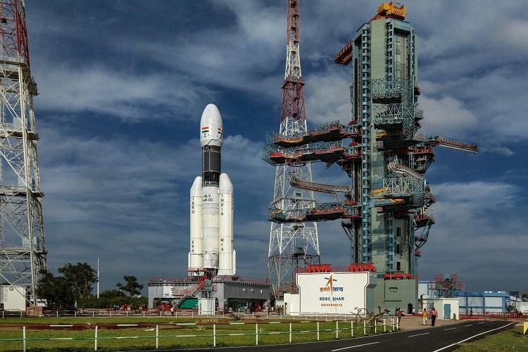 इसरो ने सफलतापूर्वक 8 देशों के 30 सैटेलाइट लॉन्च किये