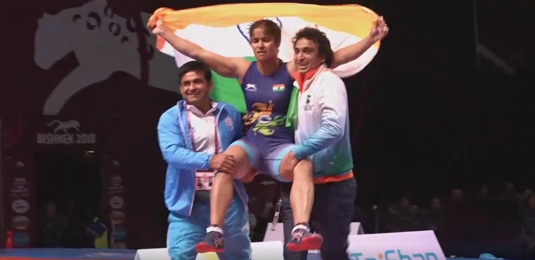 एशियन रेसलिंग चैंपियनशिप में नवजोत कौर ने गोल्ड मेडल जीता
