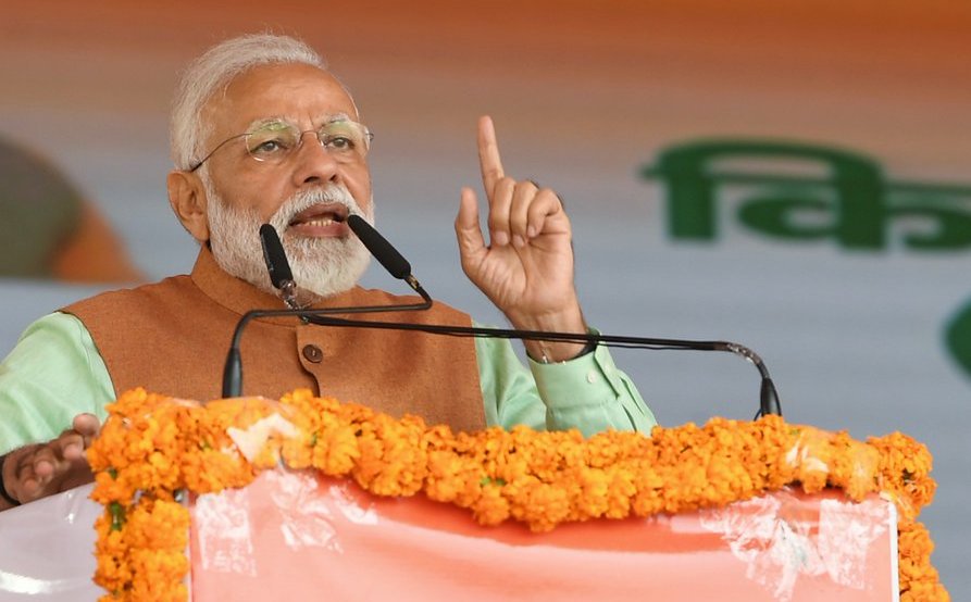 प्रधानमंत्री नरेंद्र मोदी ने गोरखपुर से पीएम-किसान योजना लॉन्च की