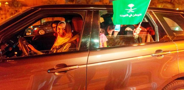 Saudi Arabia lifts ban on female drivers