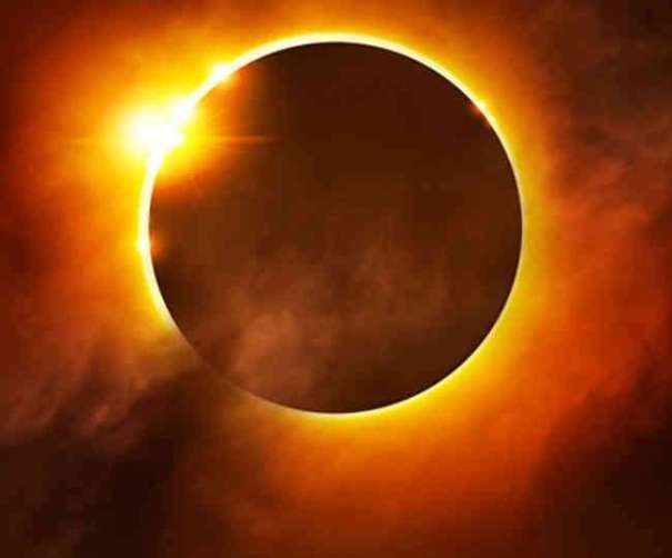 आज लग रहा है सूर्य ग्रहण, जानें क्या होगा असर