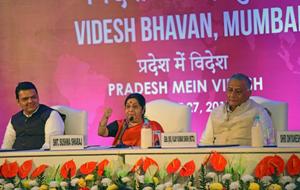 सुषमा स्वराज ने मुंबई में पहले ‘विदेश भवन’ का उद्घाटन किया
